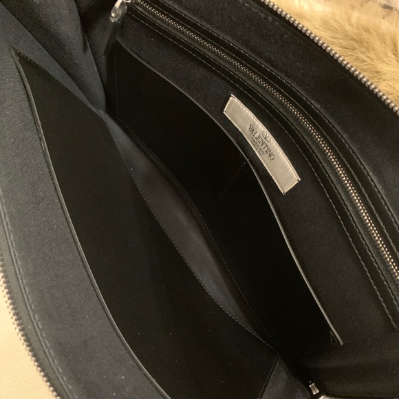 VALENTINO GARAVANI Leather logo UNISEX LG zip clutch - Picture 12 of 16